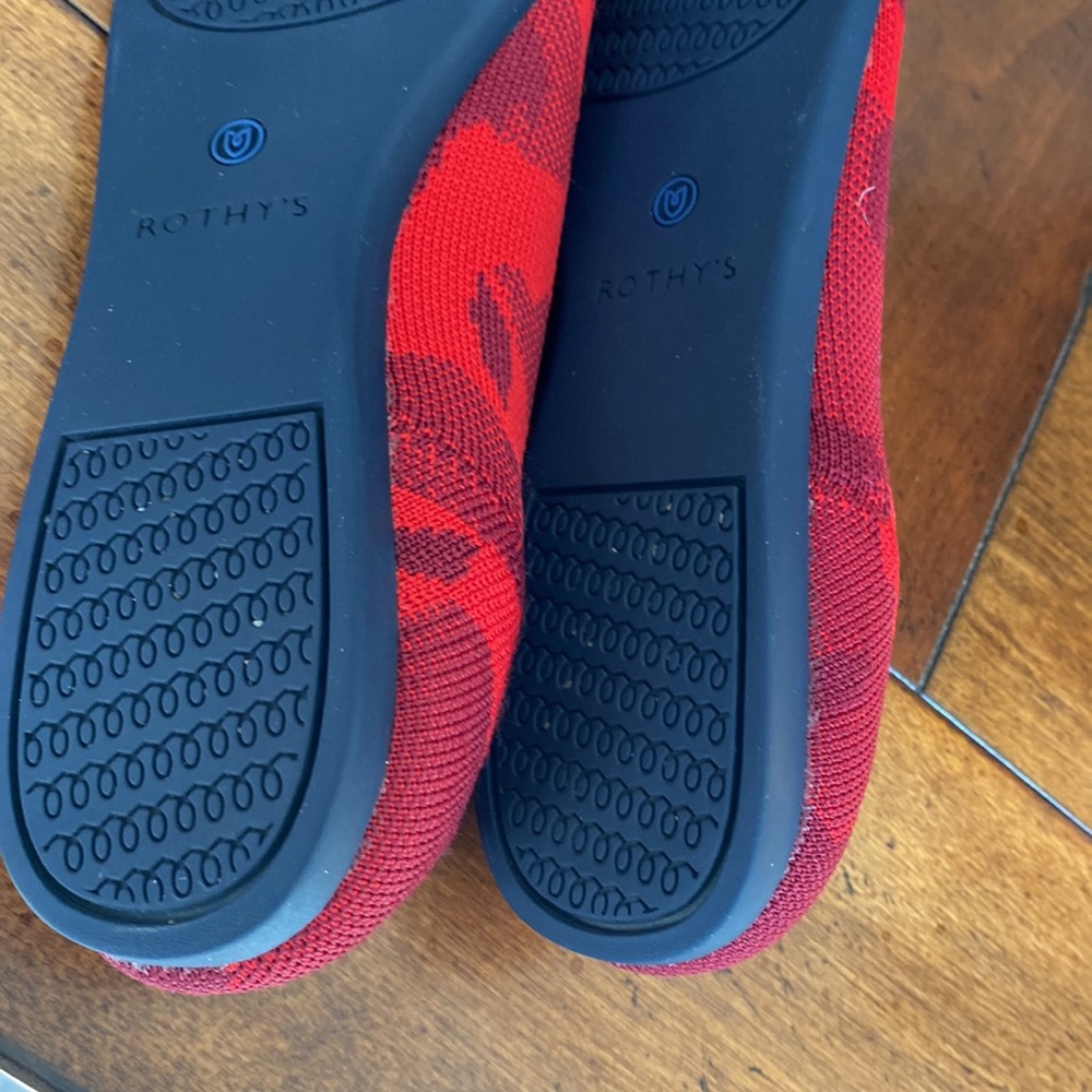 Red Camo Size 10 “The Point” Rothy’s - Picture 4 of 5